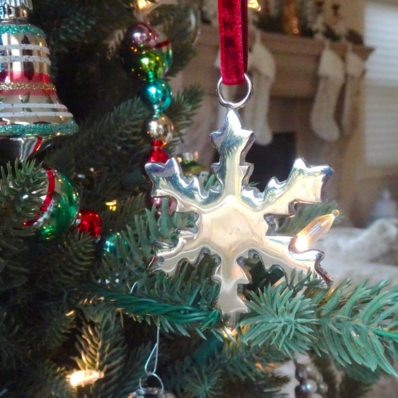 Shiny Silver Metal Snowflake Christmas Xmas Red Velvet Ribbon Holiday Ornament - Picture 5 of 9